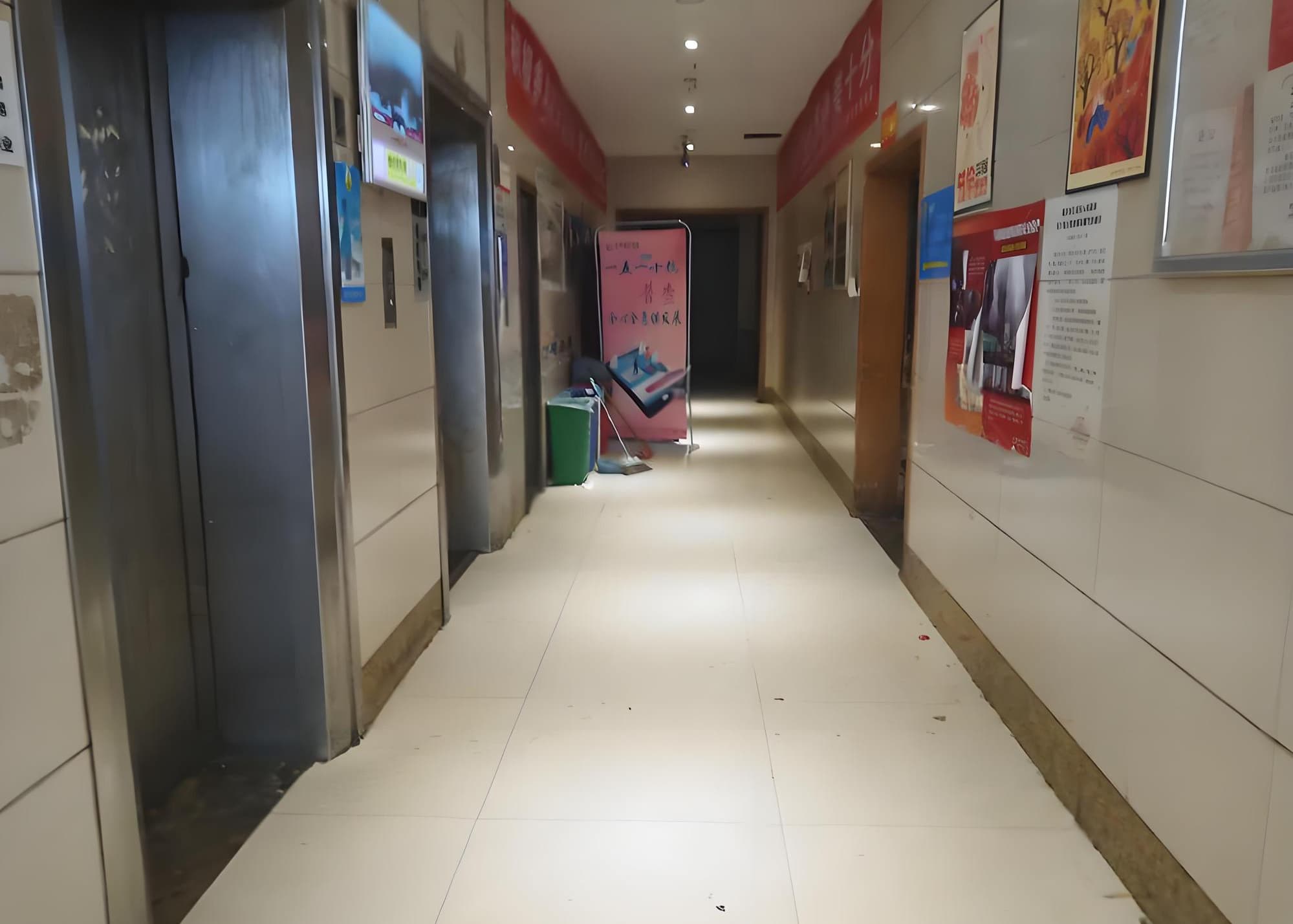 电梯厅